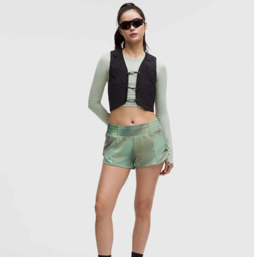 Lululemon Hotty Hot High-Rise Lined Short 2.5" Chroma Drift Green Multi / Palm C - Picture 1 of 10